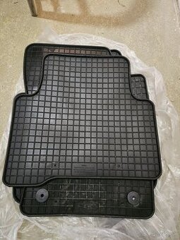 Originalne gumove koberce VW Touran 2015-