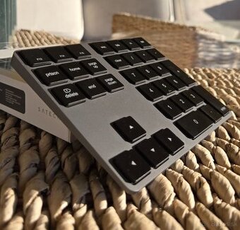 Numerická klávesnica Satechi Keypad (bluetooth)