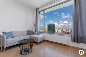 RADO | Panoráma Bratislavy z 26. poschodia 2-izbový byt v Sk