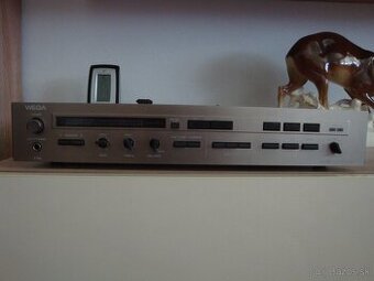Vintage Wega V700