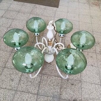 Starší luster, lampa.
