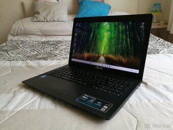 Asus X553. 4-Jadro. 2 x disk/SSD 128 + 500 GB. Nová 8 GB RAM