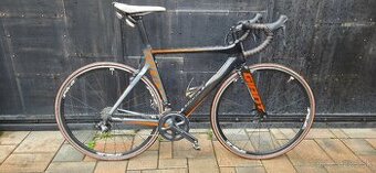 Cestný bicykel
