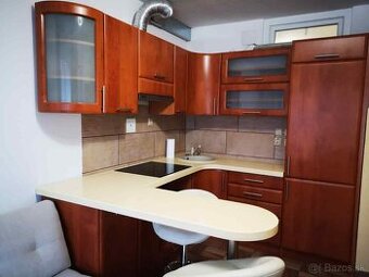 Garsónka, Veľký Bysterc