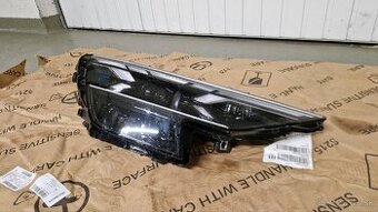 PREDNY PRAVY SVETLOMET AUDI Q8 lift