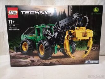 LEGO Technic 42157: The John Deere Tank Top 948L-II