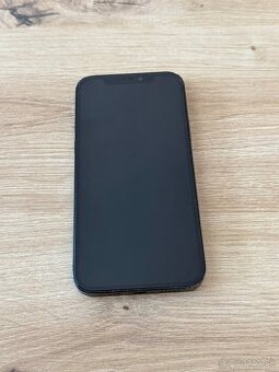 Predám Apple IPhone 12 64GB Black Známky Opotrebovania