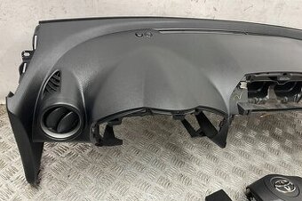 Toyota Rav IV 4 2006-2009 palubná doska , pásy airbagy