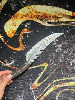 Ručne kovaný nerezový nôž s ergonomickou rukoväťou