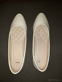 Baťa biele dámske topánky - balerínky