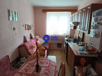 Na predaj 3-izbový byt s podkrovím, garážou a záhradou – Nov