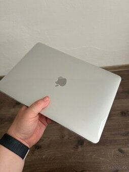 MacBook Air M1 8gb SSD 256gb v záruke, baterka 100%
