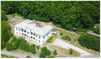 BYT S HISTORICKÝM NÁDYCHOM / 76 m2 / GARÁŽ / VLASTNÝ DVOR