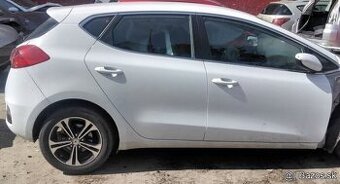 KIA CEED 2015 1.4 CRDI predám Bočne dvere, prevodovka, MOTOR