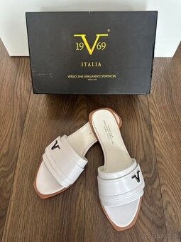Šľapky Versace 19V69
