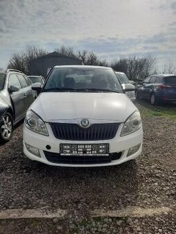 Rozpredam Skoda Fabia 2 Facelift 1,2htp farba biela,