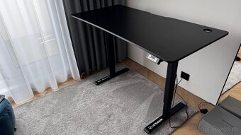 Herny stol Utradesk level v2 elektricky
