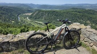 Mondraker Crafty R Carbon 2023 – veľkosť M – TOP STAV