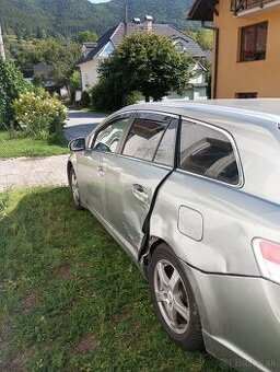 Predám Toyota Avensis combi 2.0 D4D 93kw