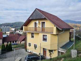 Priestranný rodinný dom s nádherným výhľadom - Hriňová