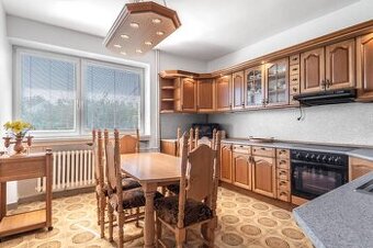 BabonyTRE  I Na predaj dvojposchodový 5i rodinný dom pri Žil