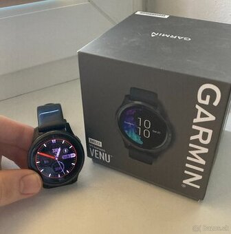 Športové inteligentné hodinky Garmin Venu (2020)