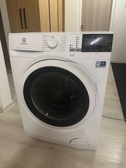 Práčka + sušička Electrolux (REZERVOVANÉ)