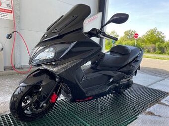 Predám maxi scooter Kymco 300