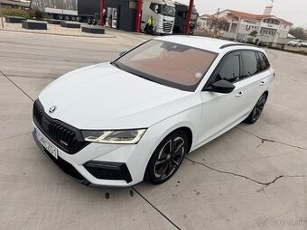 Škoda Octavia 4 RS Combi 2.0 TDI 4x4 BLACK Packet DSG DPH