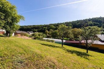 Exkluzívny pozemok – Stará Dúbrava | Slnečný, tichá ulica