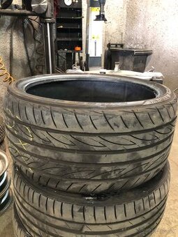 Pneu 275/30/20 a 245/35/20