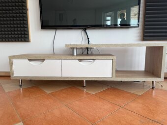 TV komoda, skrinka pod televízor
