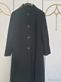 čierny zimný kabát velkosť 44-46