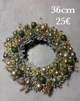 Vianočný veniec na dvere