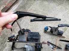 Stierače svetiel SAAB