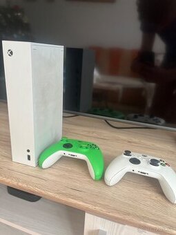 Xbox series S 512gb +2 ovládače