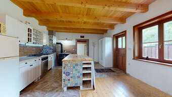 CHALUPA S MOŽNOSŤOU CELOROČNÉHO BÝVANIA V HRABIČOVE