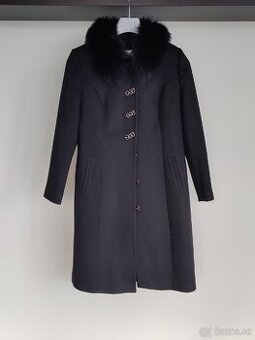 Elegantný dámsky vlnený kabát s kožušinkou veľ. 44