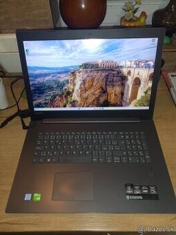 17,3Lenovo v320.Intel I7-8550U,12GBram,2GB Grafika.