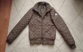 Krátka zimná bunda