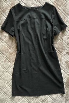 Next púzdrové šaty