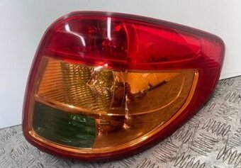 Suzuki SX4 2006- pravé a ľavé zadné svetlo cena za ks