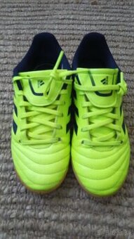 Adidas halové kopačky č. 35