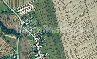 Rovinatý stavebný pozemok s výmerou 848 m2 v obci Mníchova L