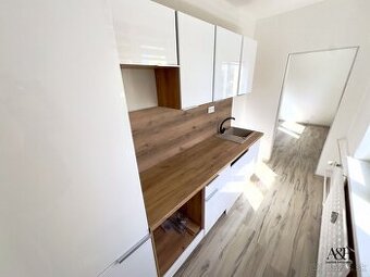 REKONŠTRUOVANÝ 2 IZBOVÝ BYT, 48M2, UL. L.NOVOMESKÉHO, SENICA