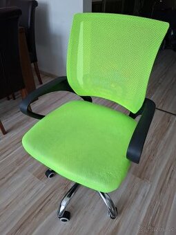 Stolička k písaciemu stolu