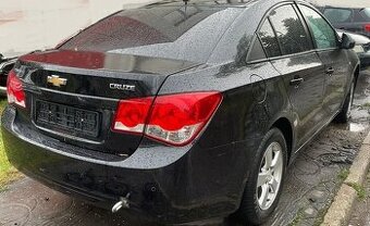 Chevrolet Cruze 1.6 2011 predám MOTOR F16D4, DVERE a iné Re