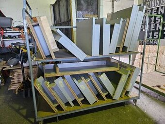 Prepravný skladový  manipulačný vozík Riel