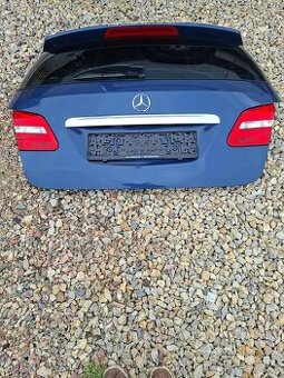 Kufrové dvere Mercedes B W246