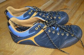 predam skoro nove turisticke topanky DACHSTEIN